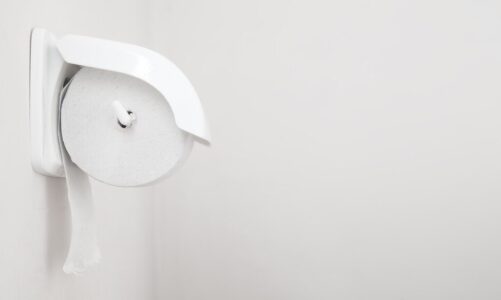 Jak zmierzyć deskę sedesową i dobrać ją do muszli