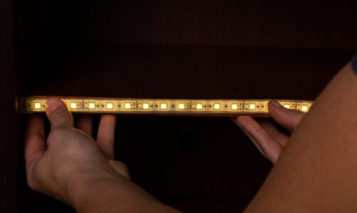 Jak podłączyć taśmę LED samodzielnie i bezpiecznie